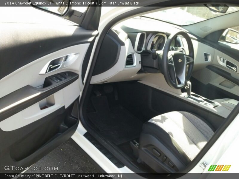 White Diamond Tricoat / Light Titanium/Jet Black 2014 Chevrolet Equinox LT