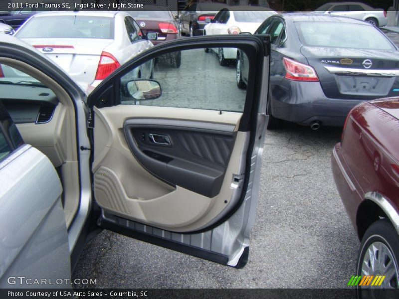 Ingot Silver / Light Stone 2011 Ford Taurus SE