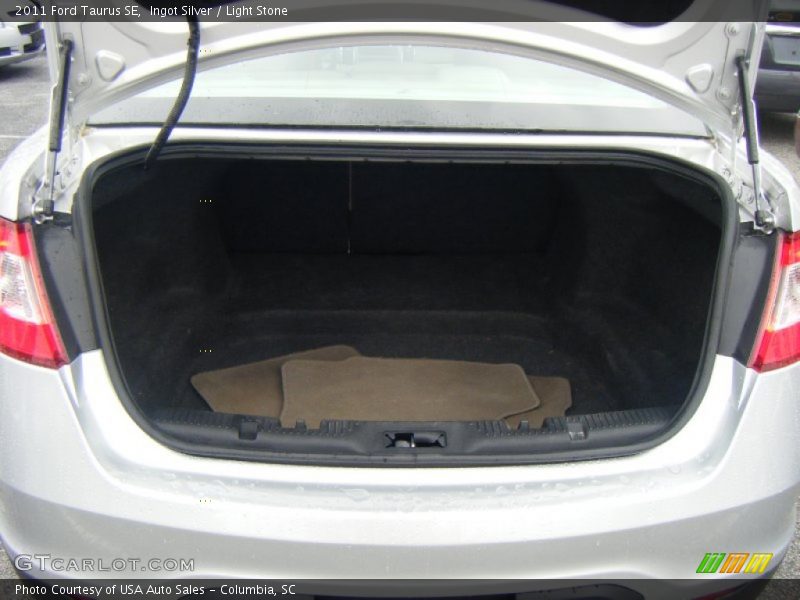 Ingot Silver / Light Stone 2011 Ford Taurus SE