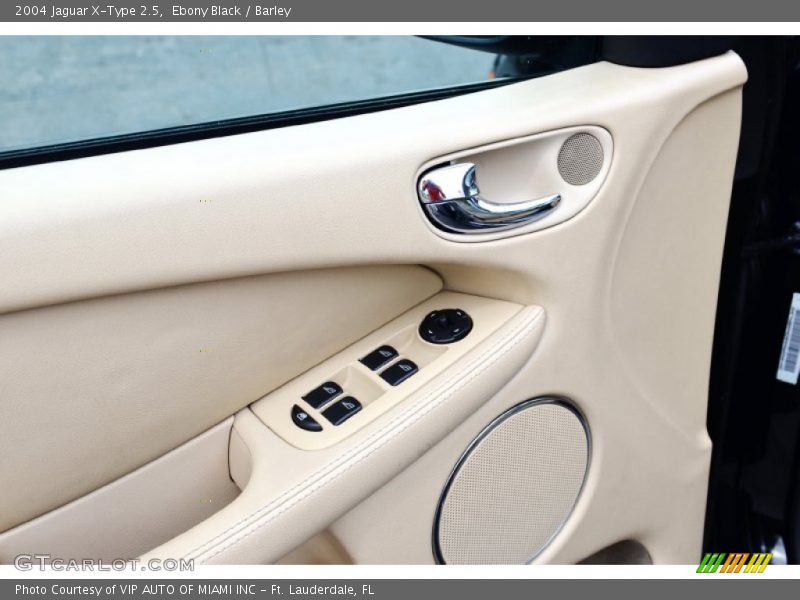 Ebony Black / Barley 2004 Jaguar X-Type 2.5