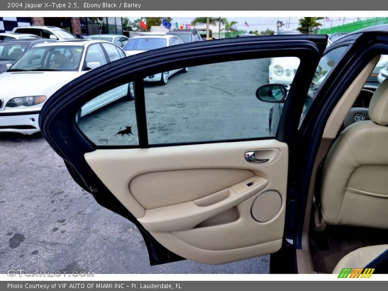 Ebony Black / Barley 2004 Jaguar X-Type 2.5