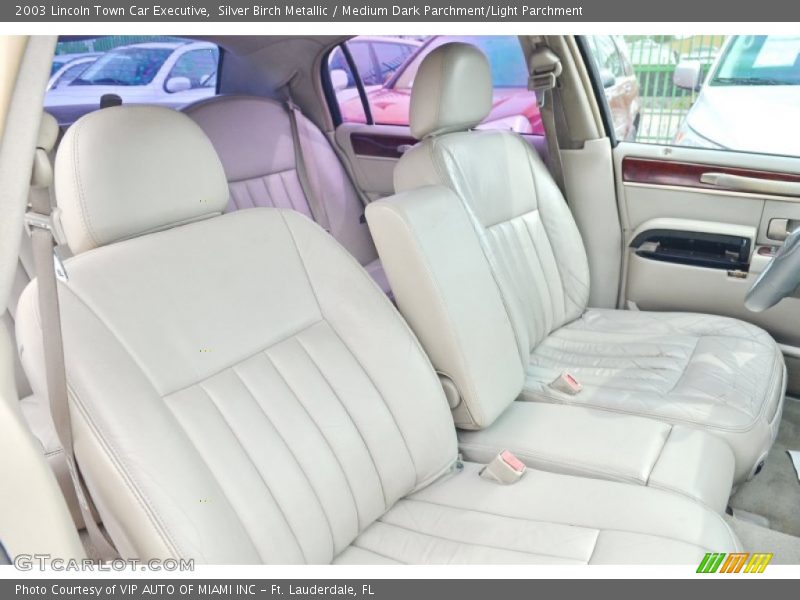 Front Seat of 2003 Town Car Executive