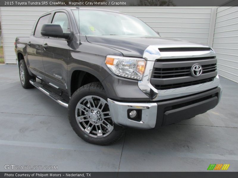 Front 3/4 View of 2015 Tundra SR5 CrewMax