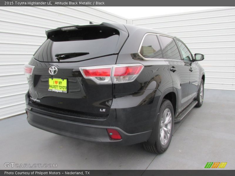 Attitude Black Metallic / Black 2015 Toyota Highlander LE