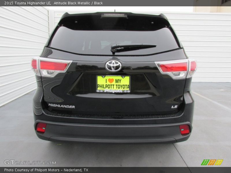 Attitude Black Metallic / Black 2015 Toyota Highlander LE