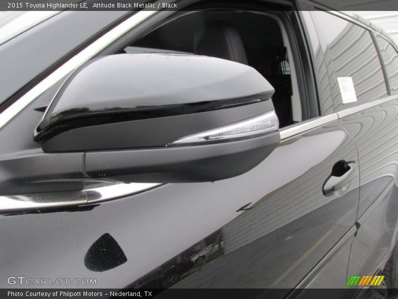 Attitude Black Metallic / Black 2015 Toyota Highlander LE