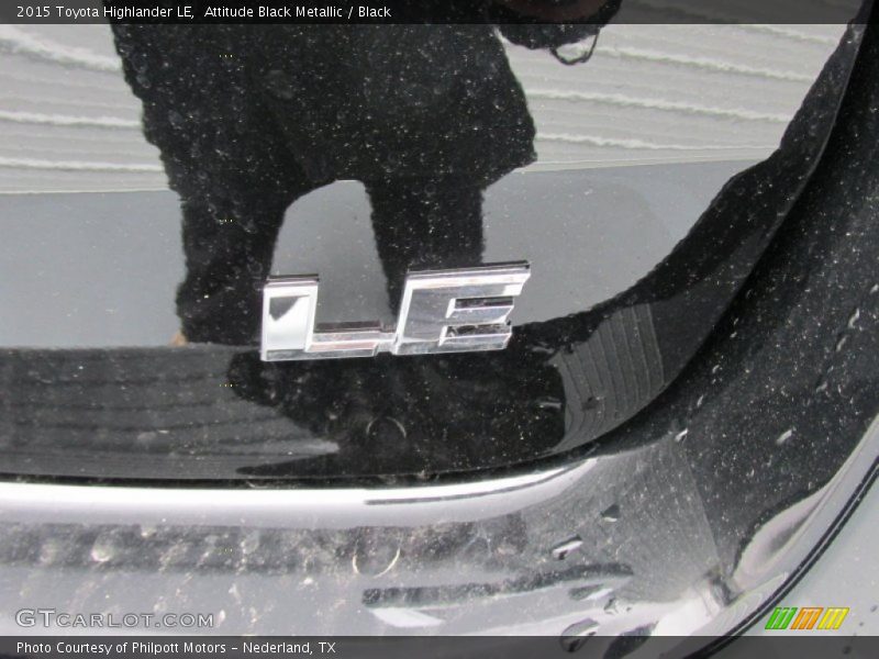 Attitude Black Metallic / Black 2015 Toyota Highlander LE