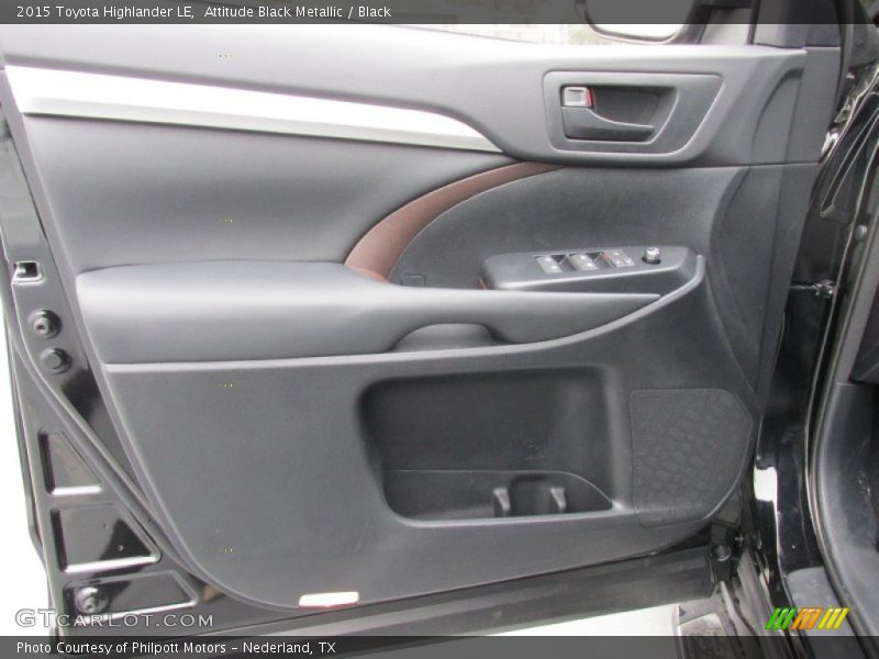 Attitude Black Metallic / Black 2015 Toyota Highlander LE