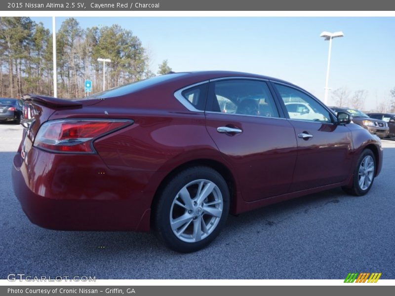 Cayenne Red / Charcoal 2015 Nissan Altima 2.5 SV