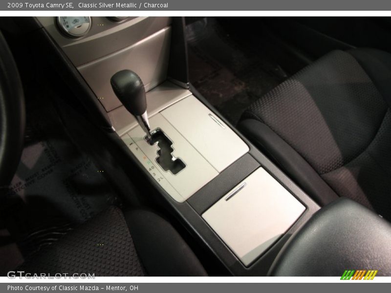 Classic Silver Metallic / Charcoal 2009 Toyota Camry SE