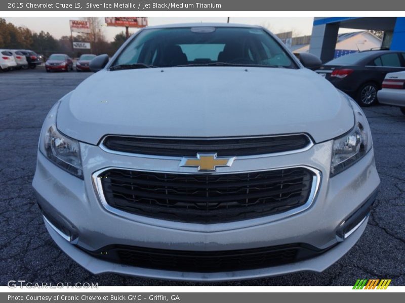 Silver Ice Metallic / Jet Black/Medium Titanium 2015 Chevrolet Cruze LS