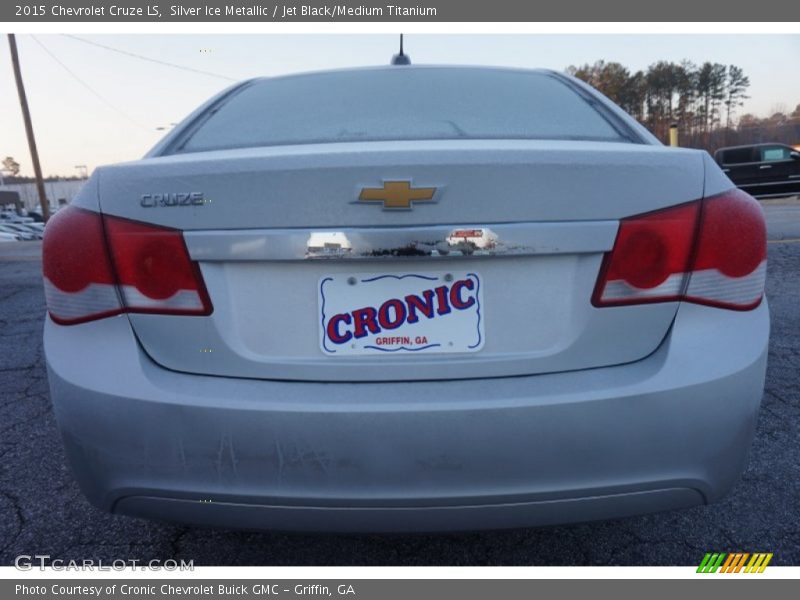Silver Ice Metallic / Jet Black/Medium Titanium 2015 Chevrolet Cruze LS