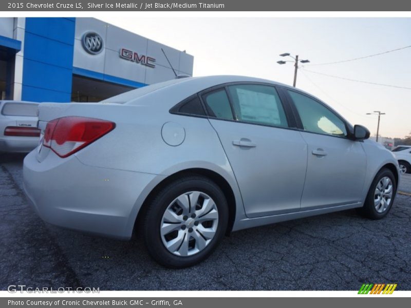 Silver Ice Metallic / Jet Black/Medium Titanium 2015 Chevrolet Cruze LS