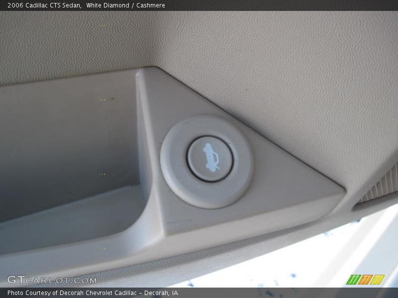 White Diamond / Cashmere 2006 Cadillac CTS Sedan