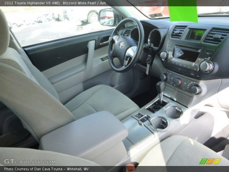 Blizzard White Pearl / Ash 2012 Toyota Highlander V6 4WD