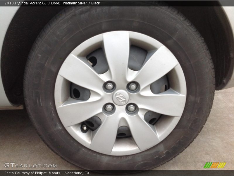 Platinum Silver / Black 2010 Hyundai Accent GS 3 Door