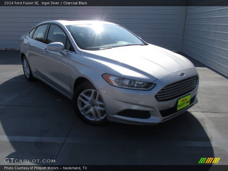 Ingot Silver / Charcoal Black 2014 Ford Fusion SE