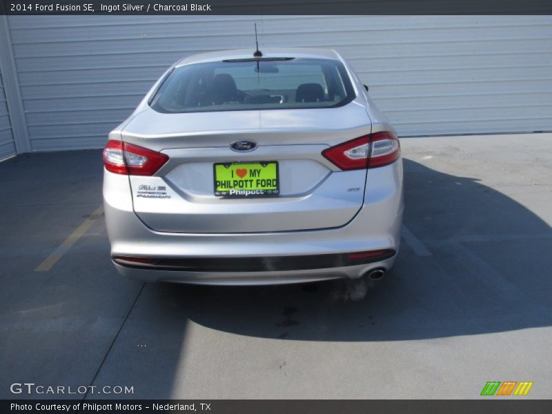 Ingot Silver / Charcoal Black 2014 Ford Fusion SE
