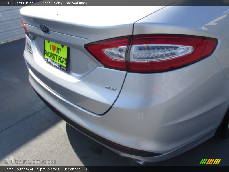 Ingot Silver / Charcoal Black 2014 Ford Fusion SE