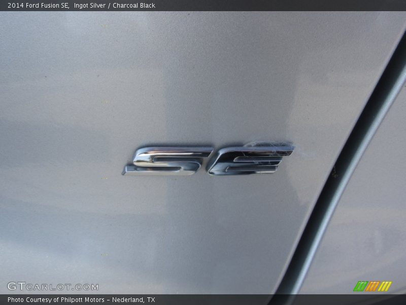 Ingot Silver / Charcoal Black 2014 Ford Fusion SE