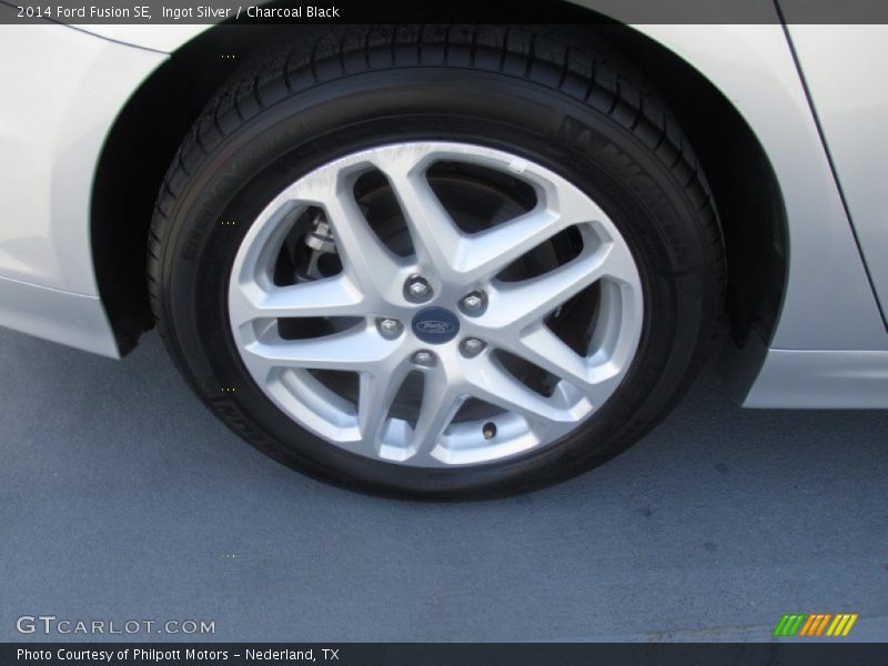 Ingot Silver / Charcoal Black 2014 Ford Fusion SE
