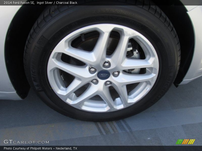 Ingot Silver / Charcoal Black 2014 Ford Fusion SE