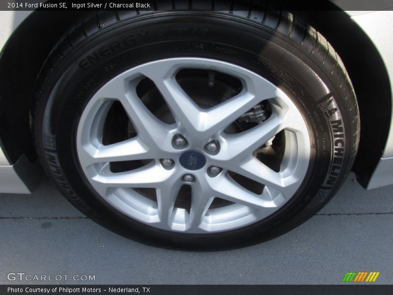 Ingot Silver / Charcoal Black 2014 Ford Fusion SE