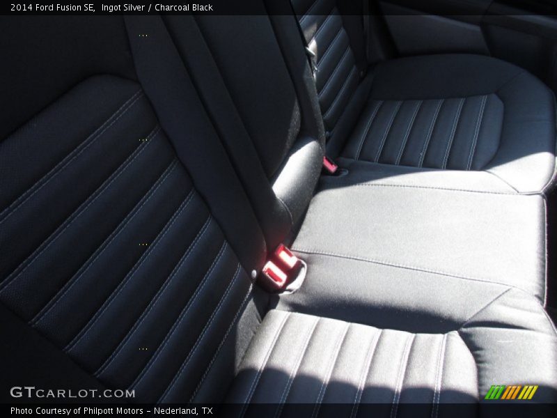Ingot Silver / Charcoal Black 2014 Ford Fusion SE