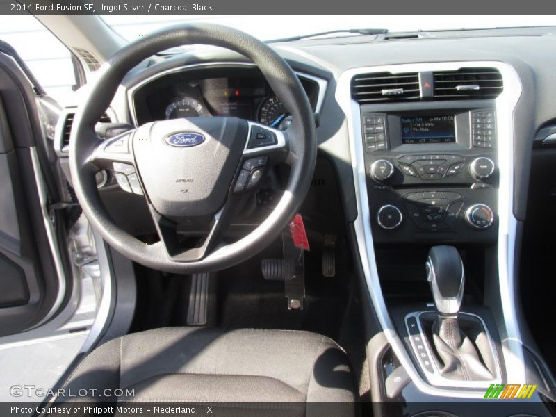 Ingot Silver / Charcoal Black 2014 Ford Fusion SE