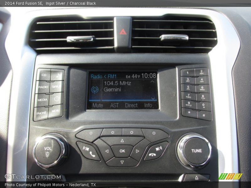 Ingot Silver / Charcoal Black 2014 Ford Fusion SE