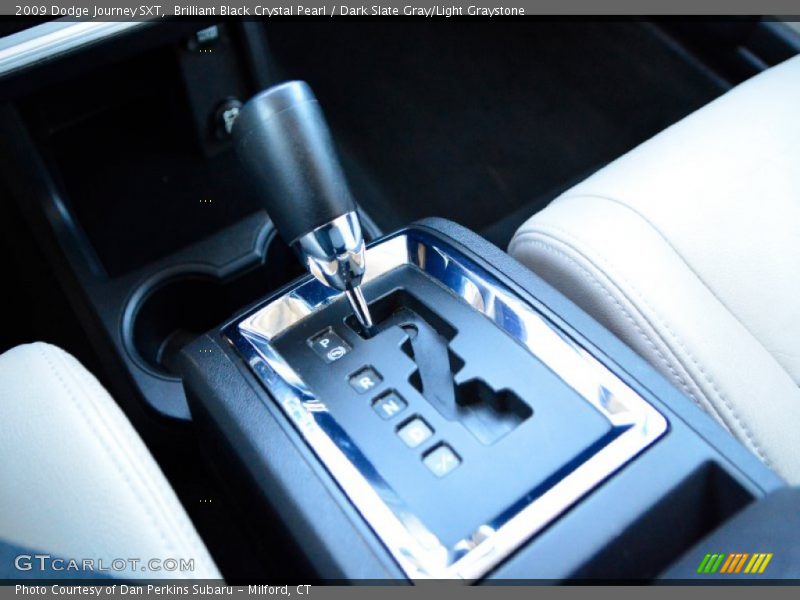 Brilliant Black Crystal Pearl / Dark Slate Gray/Light Graystone 2009 Dodge Journey SXT