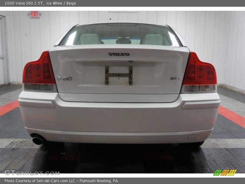 Ice White / Beige 2006 Volvo S60 2.5T