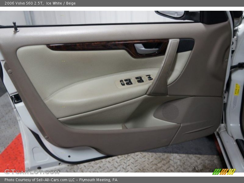 Ice White / Beige 2006 Volvo S60 2.5T