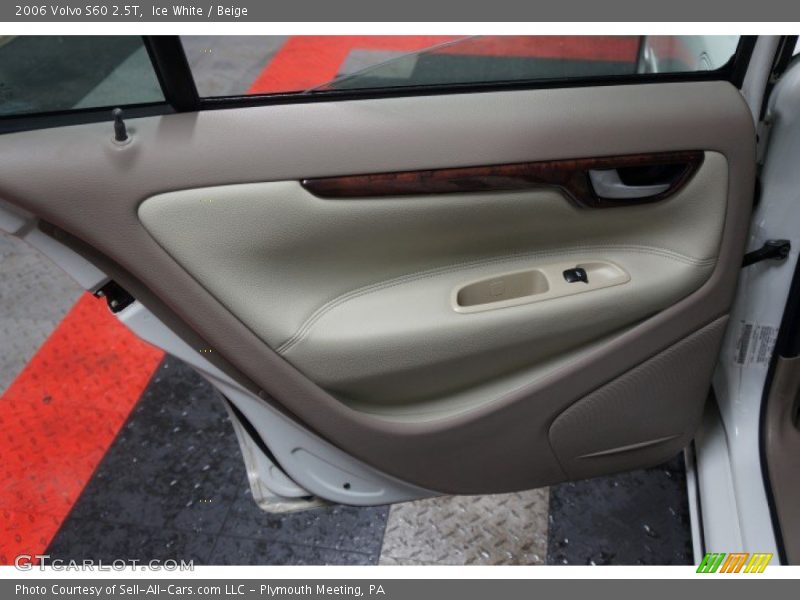 Ice White / Beige 2006 Volvo S60 2.5T