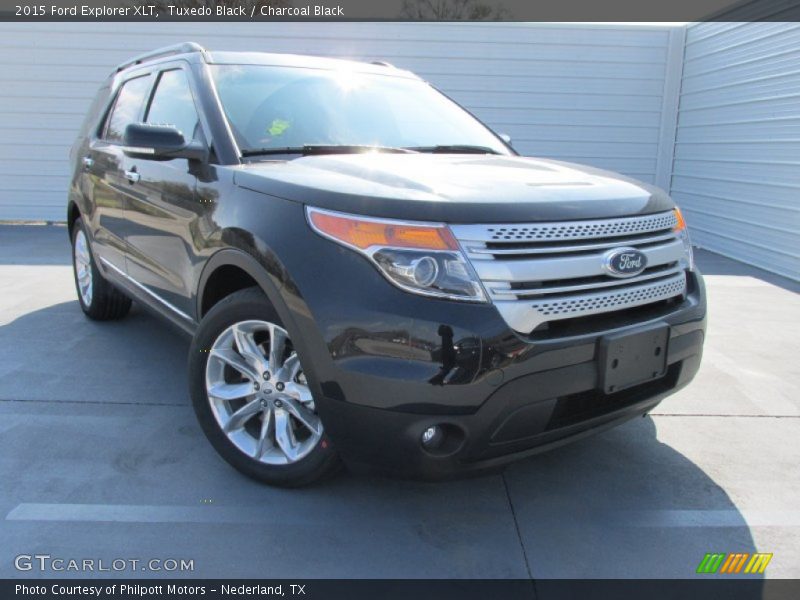 Tuxedo Black / Charcoal Black 2015 Ford Explorer XLT