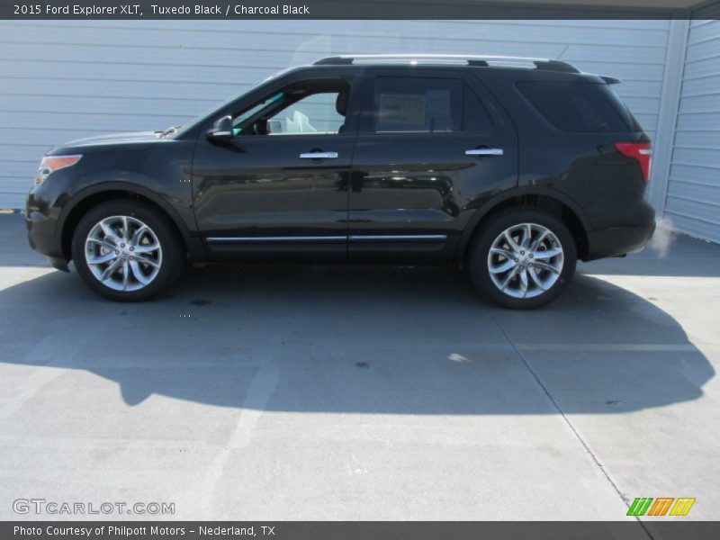 Tuxedo Black / Charcoal Black 2015 Ford Explorer XLT