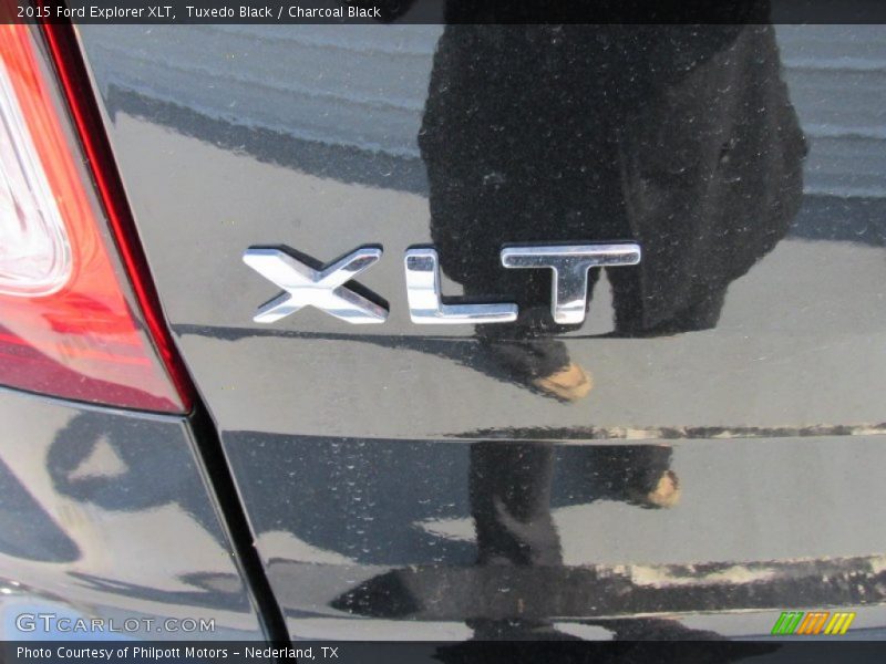 Tuxedo Black / Charcoal Black 2015 Ford Explorer XLT
