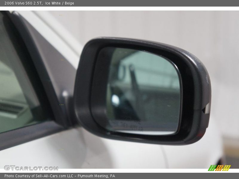 Ice White / Beige 2006 Volvo S60 2.5T