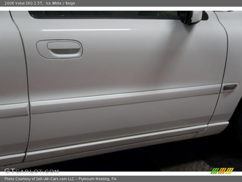 Ice White / Beige 2006 Volvo S60 2.5T