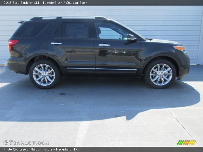 Tuxedo Black / Charcoal Black 2015 Ford Explorer XLT