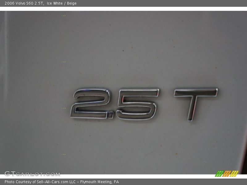 Ice White / Beige 2006 Volvo S60 2.5T