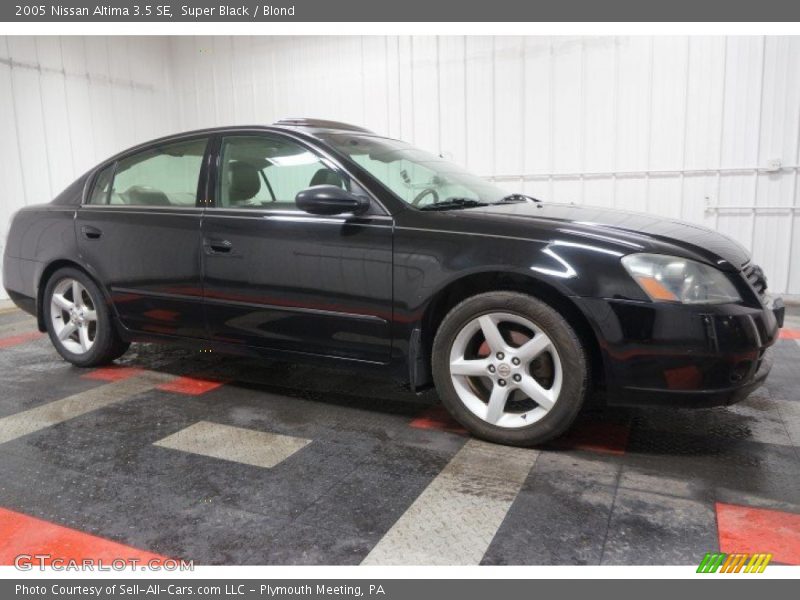 Super Black / Blond 2005 Nissan Altima 3.5 SE
