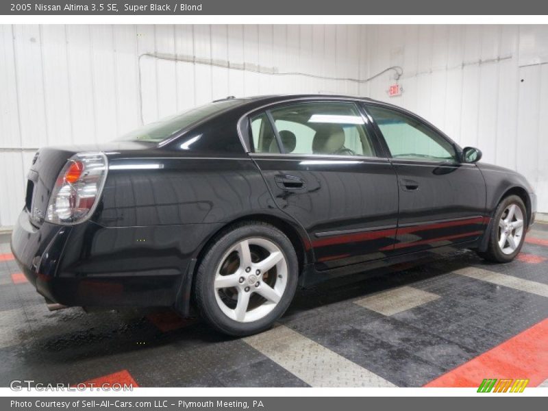 Super Black / Blond 2005 Nissan Altima 3.5 SE