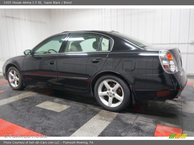 Super Black / Blond 2005 Nissan Altima 3.5 SE
