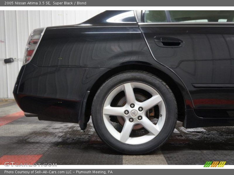 Super Black / Blond 2005 Nissan Altima 3.5 SE