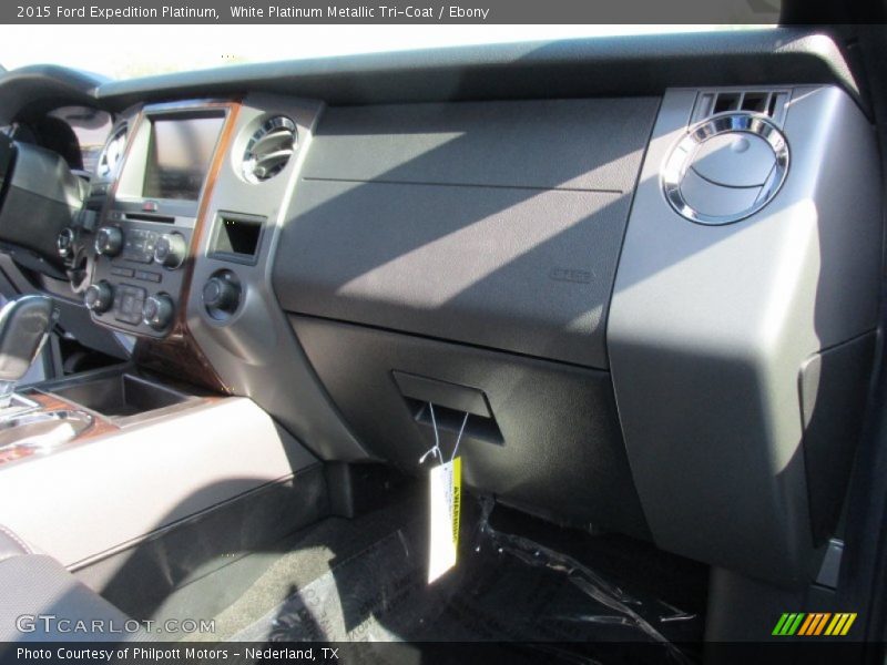 White Platinum Metallic Tri-Coat / Ebony 2015 Ford Expedition Platinum