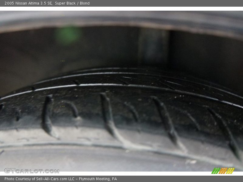 Super Black / Blond 2005 Nissan Altima 3.5 SE