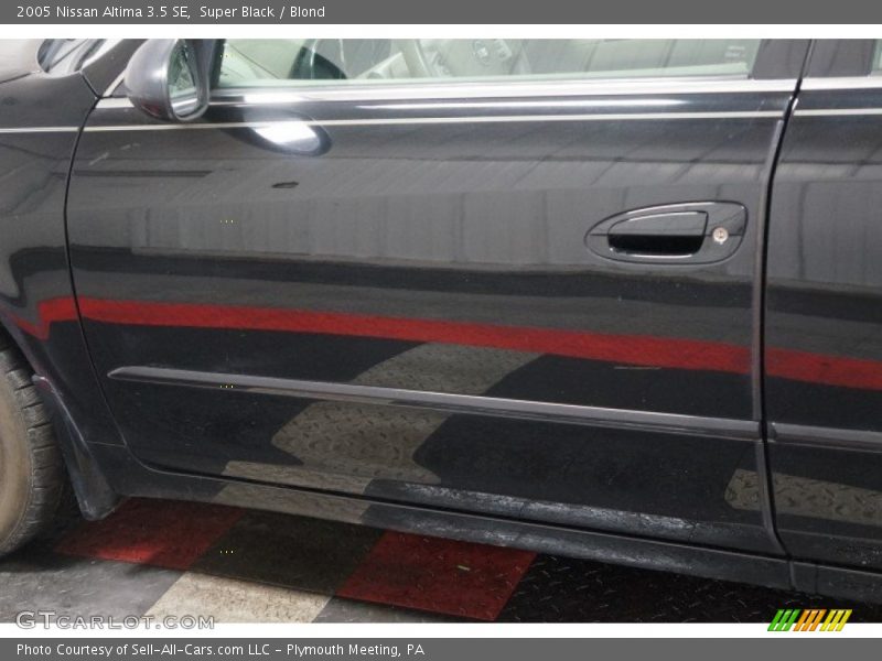 Super Black / Blond 2005 Nissan Altima 3.5 SE