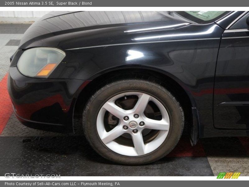 Super Black / Blond 2005 Nissan Altima 3.5 SE