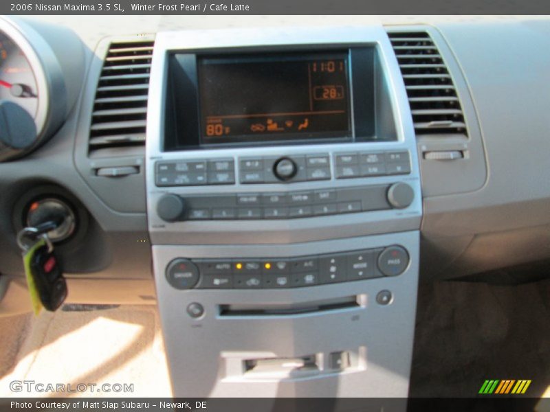 Winter Frost Pearl / Cafe Latte 2006 Nissan Maxima 3.5 SL